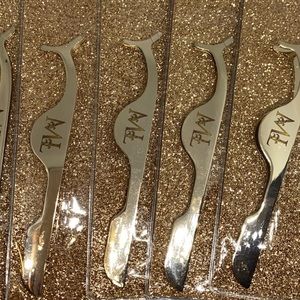 Eyelashes applicator and Glue